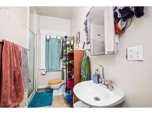 427 WASHINGTON St, Eugene, OR 97401