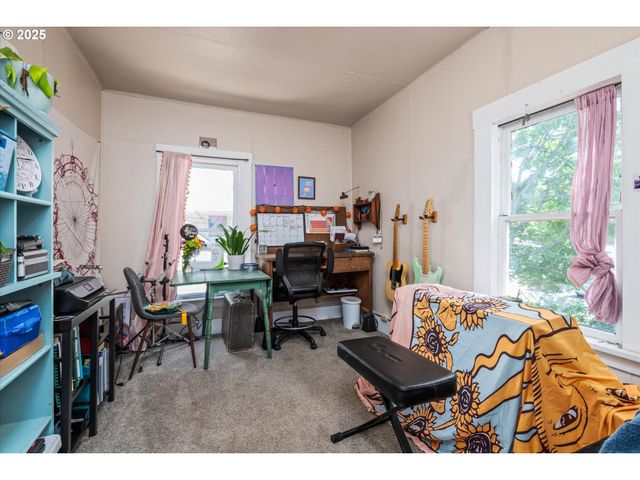 427 WASHINGTON St, Eugene, OR 97401