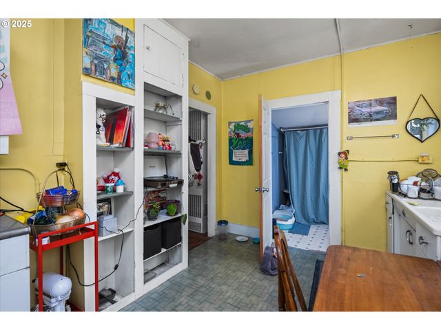427 WASHINGTON St, Eugene, OR 97401