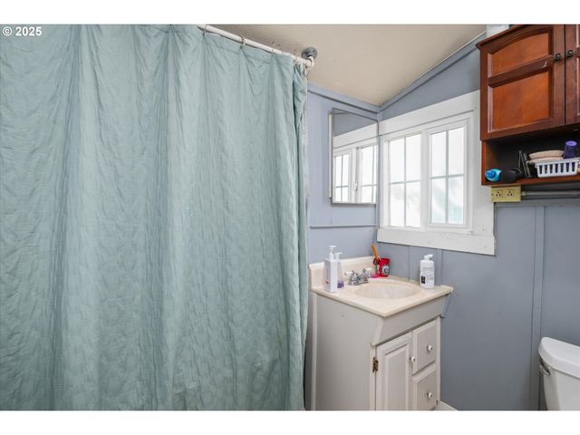 427 WASHINGTON St, Eugene, OR 97401