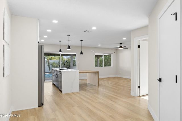 5117 E BECK Lane, Scottsdale, AZ 85254