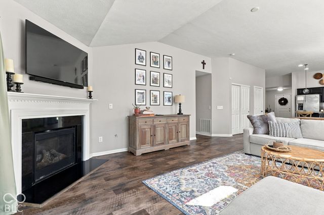 15821 Hargray Drive, Noblesville, IN 46062