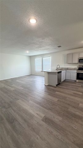 701 E Kirnwood Drive, Dallas, TX 75241