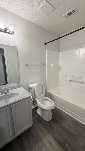 701 E Kirnwood Drive, Dallas, TX 75241