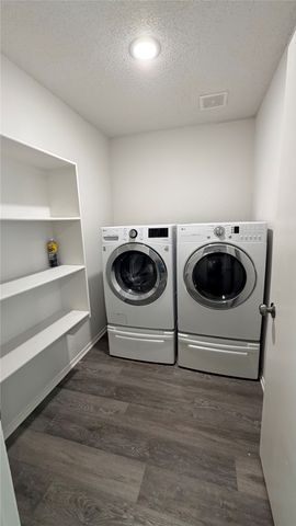 701 E Kirnwood Drive, Dallas, TX 75241