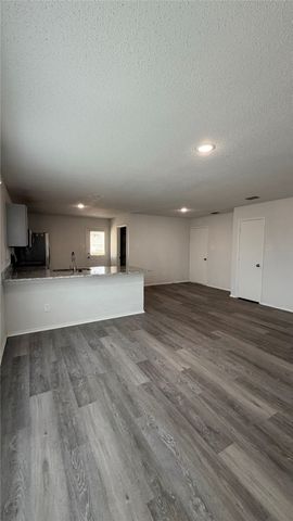 701 E Kirnwood Drive, Dallas, TX 75241