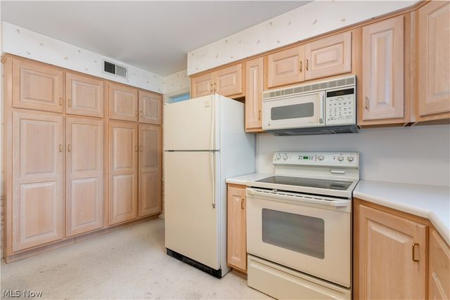 2240 Devonshire Drive NW, Canton, OH 44708