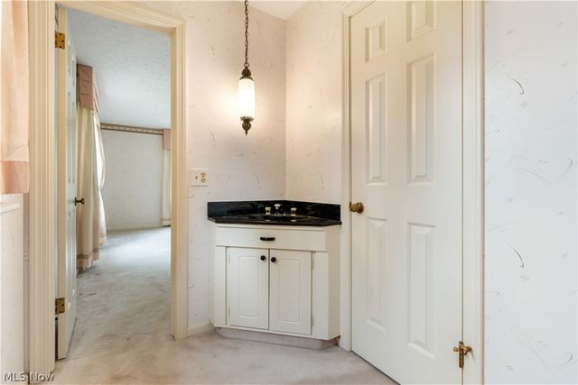 2240 Devonshire Drive NW, Canton, OH 44708