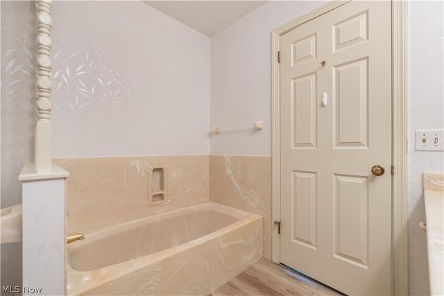 2240 Devonshire Drive NW, Canton, OH 44708