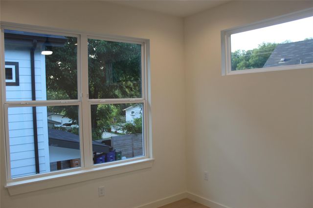 5305 Ledesma RD 4, Austin, TX 78721