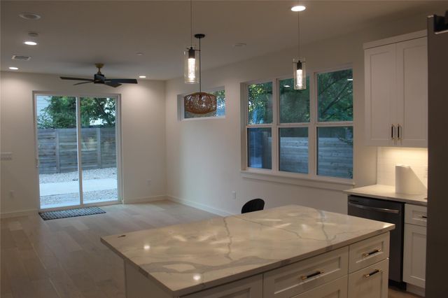 5305 Ledesma RD 4, Austin, TX 78721