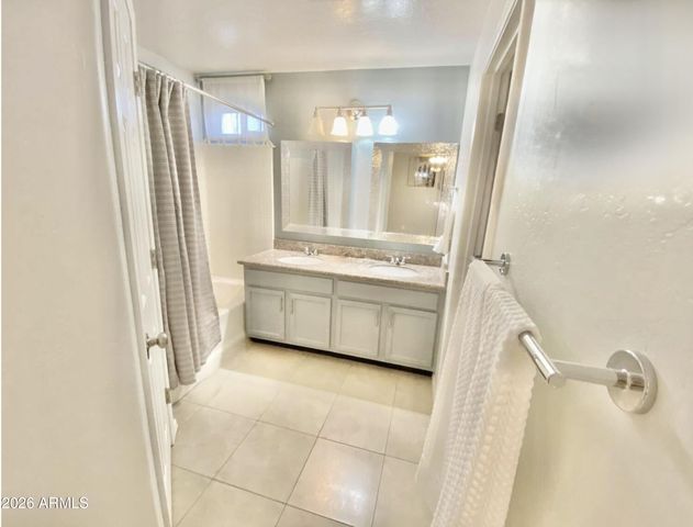8520 W PALM Lane 1108, Phoenix, AZ 85037