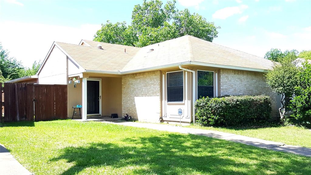 4423 Chapman Street, The Colony, TX 75056