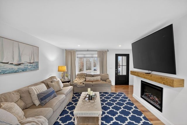 24 Surrey Lane, Sandwich, MA 02563