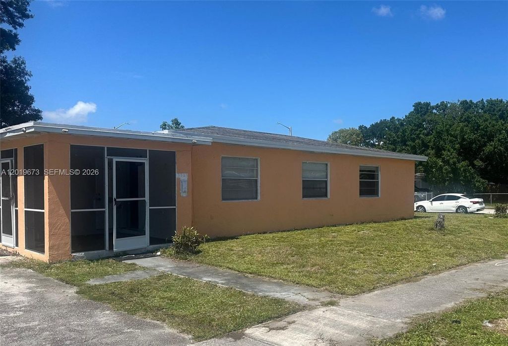 2925 NW 5th St, Fort Lauderdale, FL 33311