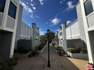 1044 20th Street 11, Santa Monica, CA 90403