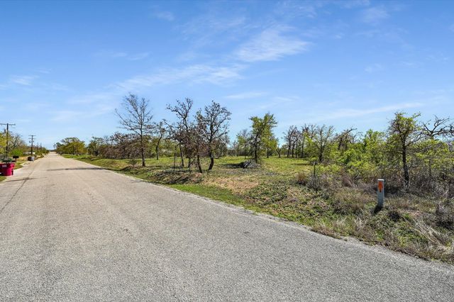 000 Leisure Lane LN, Cedar Creek, TX 78612