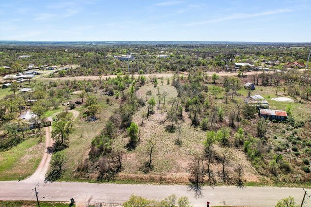 000 Leisure Lane LN, Cedar Creek, TX 78612