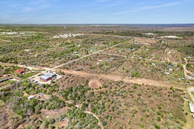 000 Leisure Lane LN, Cedar Creek, TX 78612