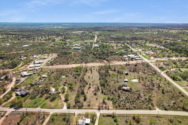 000 Leisure Lane LN, Cedar Creek, TX 78612