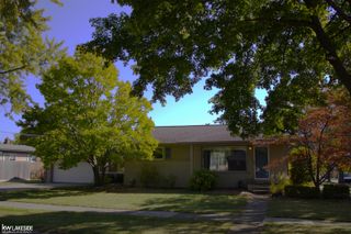 1092 Shenandoah Drive, Clawson, MI 48017