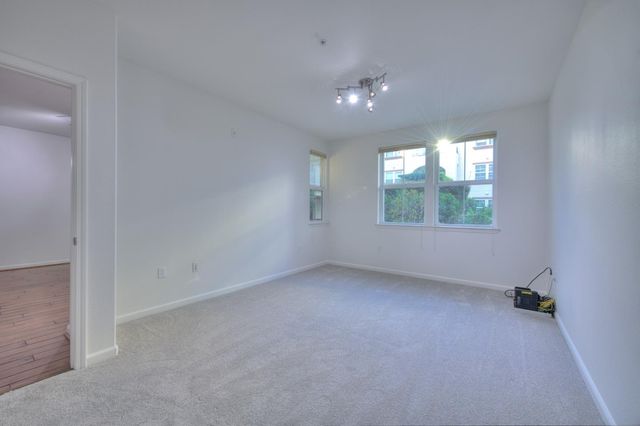 800 S Abel Street 219, Milpitas, CA 95035