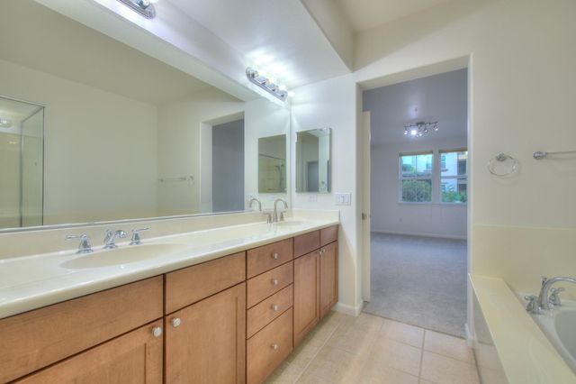 800 S Abel Street 219, Milpitas, CA 95035