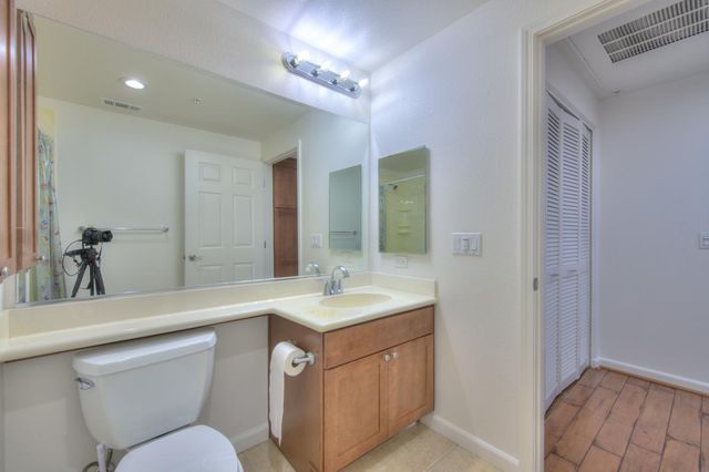 800 S Abel Street 219, Milpitas, CA 95035