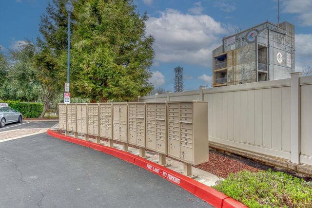 800 S Abel Street 219, Milpitas, CA 95035