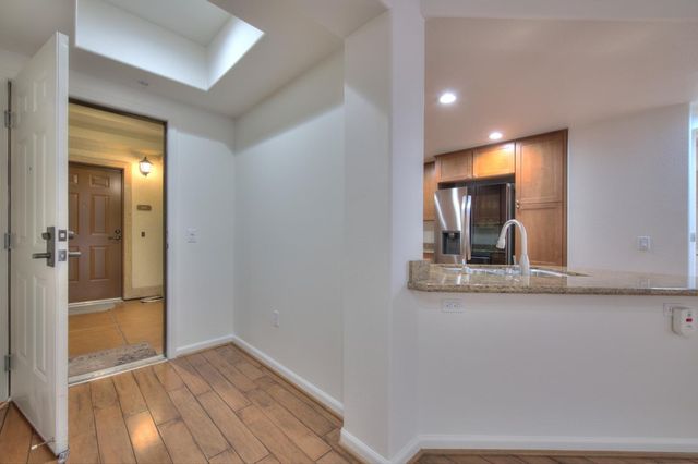 800 S Abel Street 219, Milpitas, CA 95035