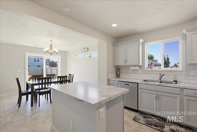 12189 W Greenstone, Nampa, ID 83651