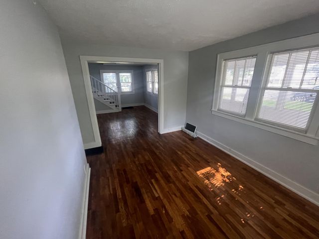 1534 Cedar Street NE, Grand Rapids, MI 49503