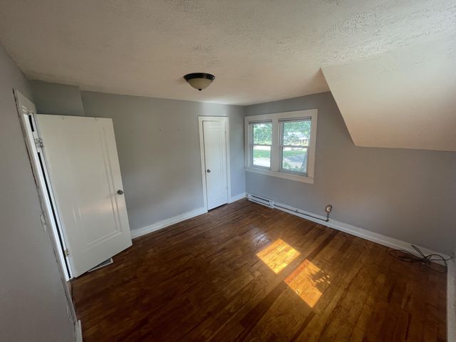 1534 Cedar Street NE, Grand Rapids, MI 49503