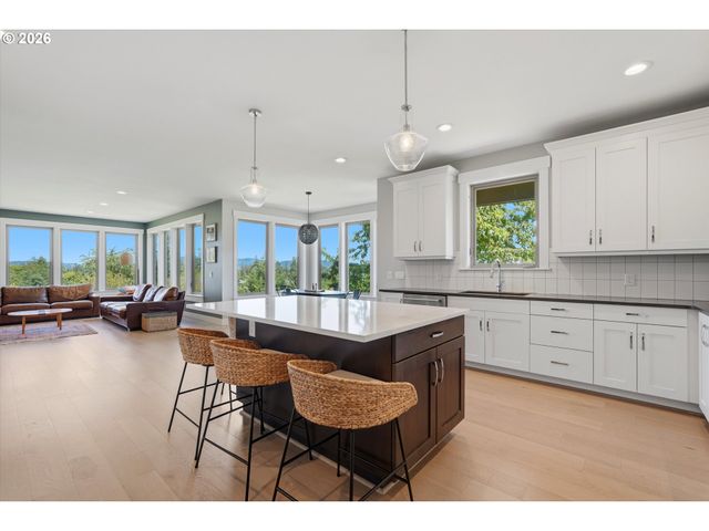 24450 Ne ROMAN Ln, Newberg, OR 97132