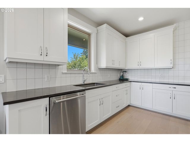 24450 Ne ROMAN Ln, Newberg, OR 97132
