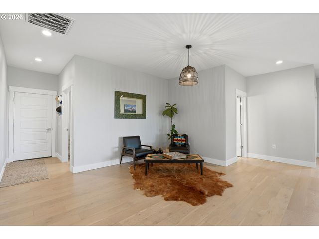 24450 Ne ROMAN Ln, Newberg, OR 97132