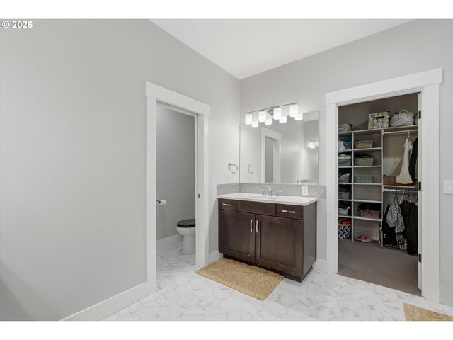 24450 Ne ROMAN Ln, Newberg, OR 97132