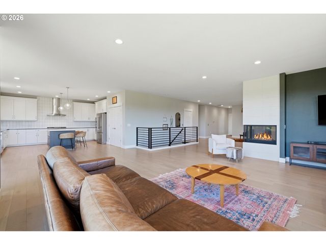 24450 Ne ROMAN Ln, Newberg, OR 97132