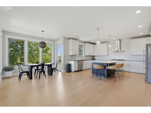 24450 Ne ROMAN Ln, Newberg, OR 97132