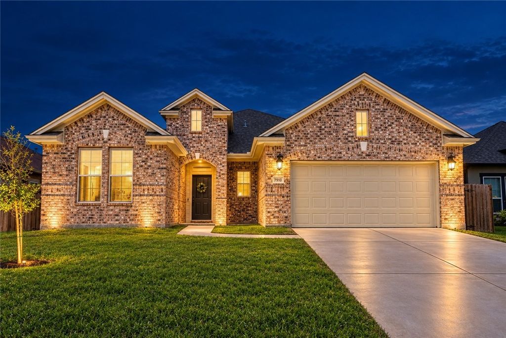 7910 Hulk Dr, Corpus Christi, TX 78414 — exterior