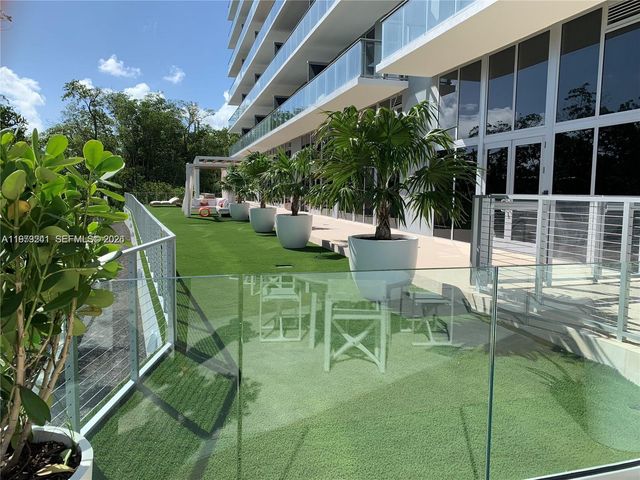 16385 Biscayne Blvd 421, North Miami Beach, FL 33160