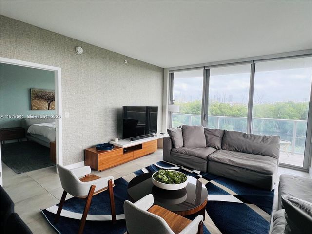 16385 Biscayne Blvd 421, North Miami Beach, FL 33160