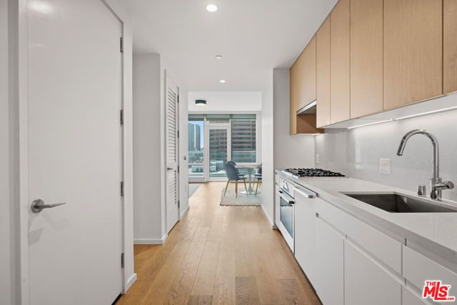 877 Francisco Street 1119, Los Angeles, CA 90017