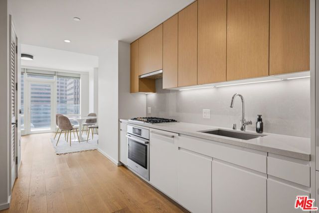 877 Francisco Street 1119, Los Angeles, CA 90017