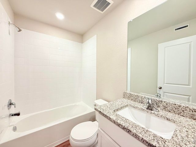 191 Robin Rd, Johnstown, CO 80534