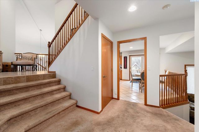 3406 W 42nd Ave, Kennewick, WA 99337