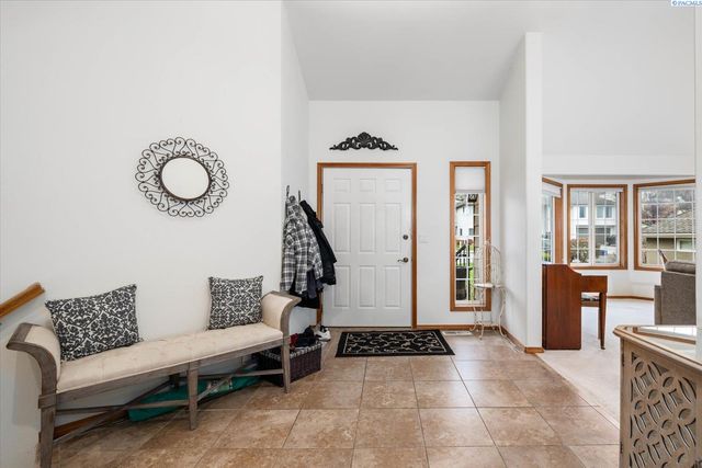 3406 W 42nd Ave, Kennewick, WA 99337