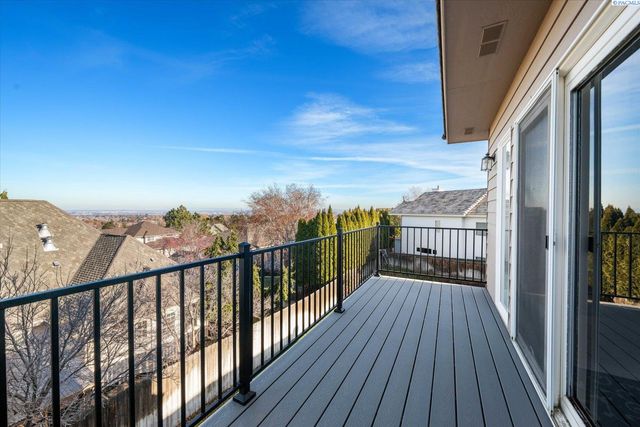 3406 W 42nd Ave, Kennewick, WA 99337