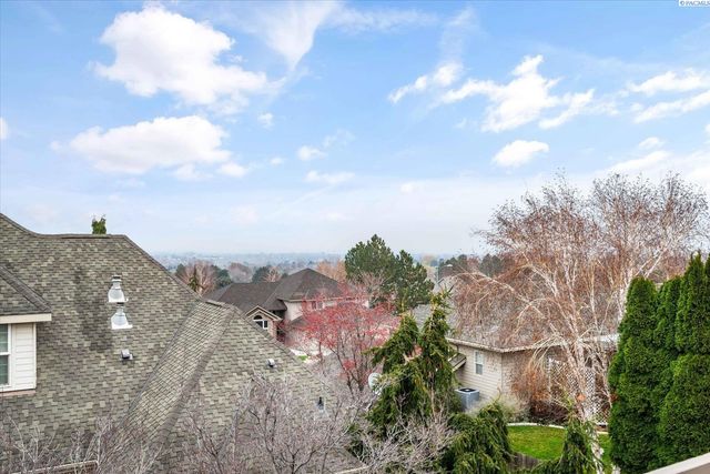 3406 W 42nd Ave, Kennewick, WA 99337