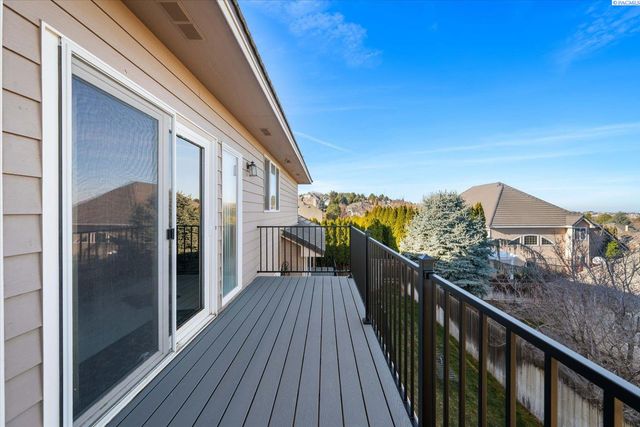 3406 W 42nd Ave, Kennewick, WA 99337